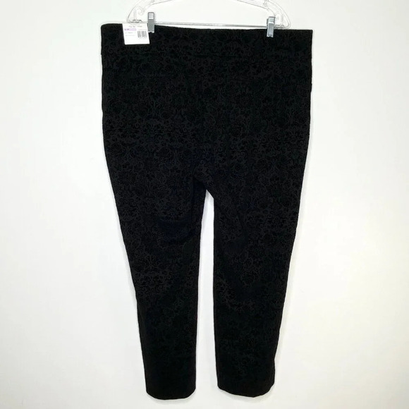 NWT Charter Club Cambridge Slim Leg Waist Smoothing Flocked Floral Pants 22W - Picture 2 of 12